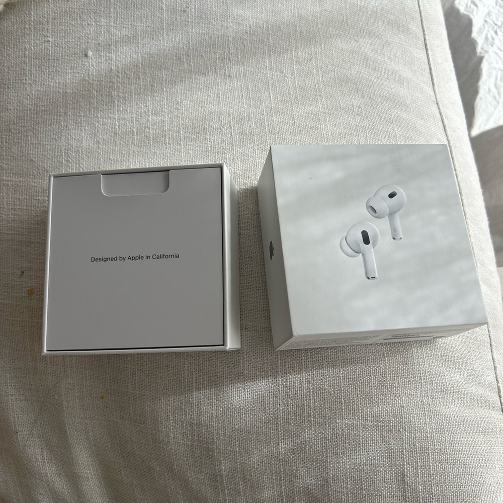 Apple AirPods Pro 2nd Gen box